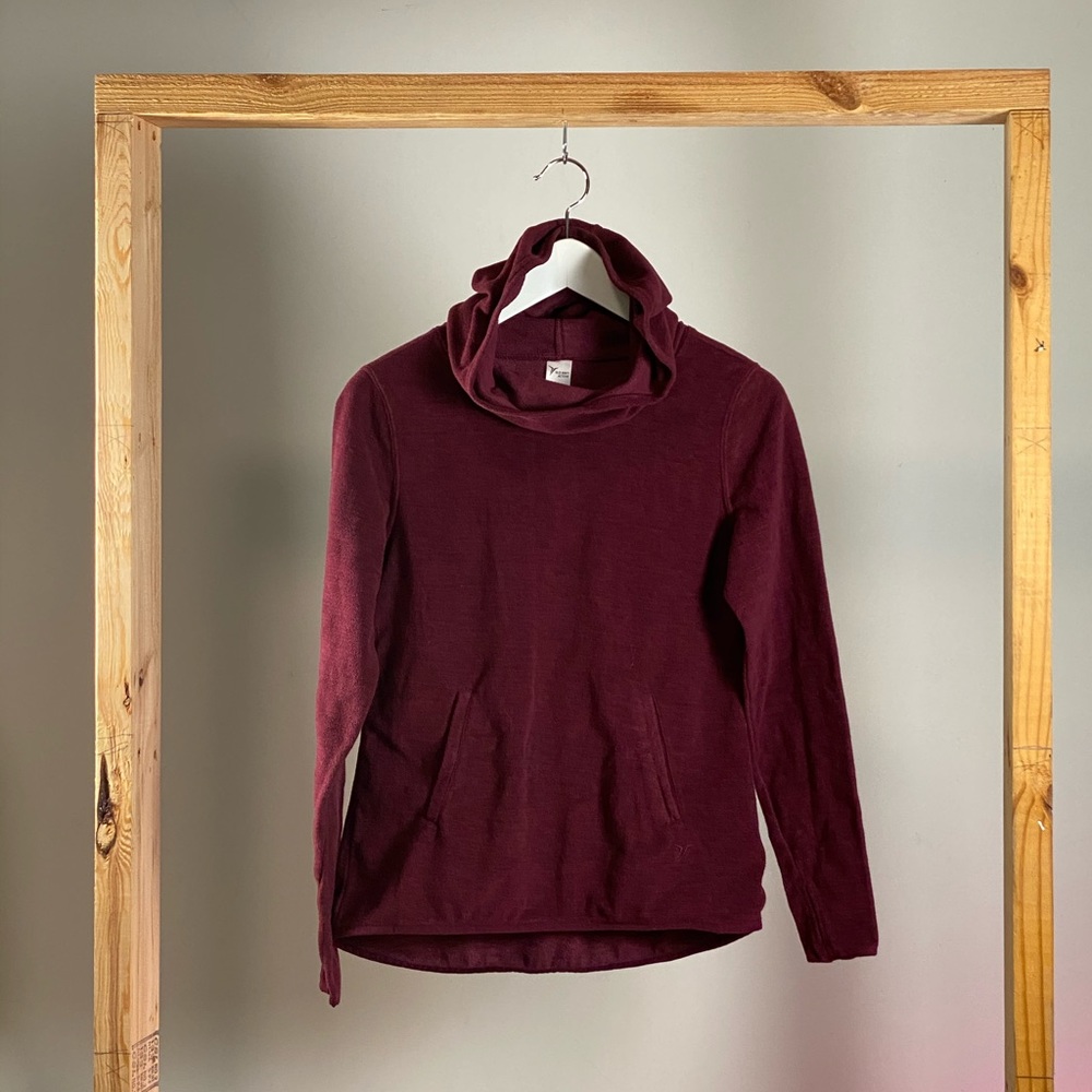 Old Navy Active burgundy fleece hoodie